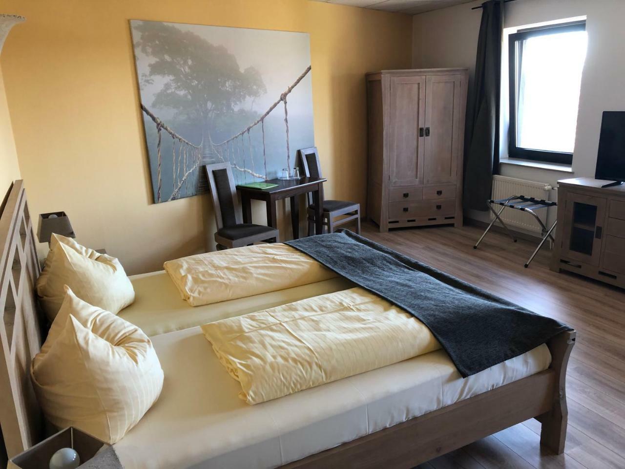 Hotel Rabenstein Raben Steinfeld Luaran gambar